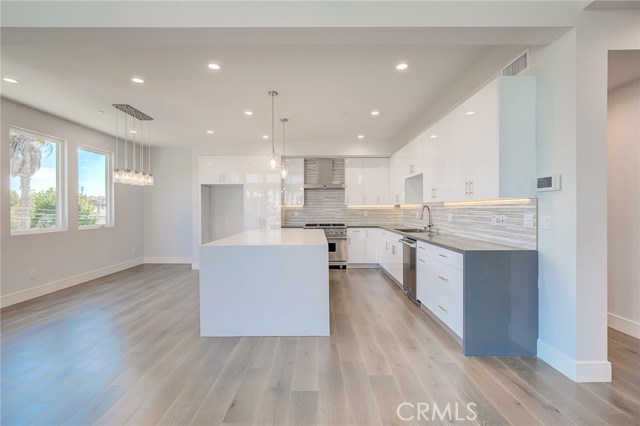 1807 Green Lane, Redondo Beach, California 90278, 5 Bedrooms Bedrooms, ,5 BathroomsBathrooms,Residential,Sold,Green,PV19214279