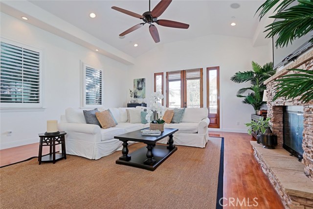 1547 Steinhart Avenue, Redondo Beach, California 90278, 3 Bedrooms Bedrooms, ,2 BathroomsBathrooms,Residential,Sold,Steinhart,SB17266436
