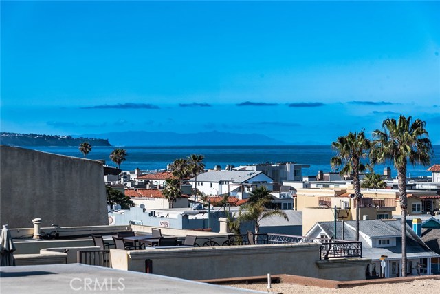 1121 Manhattan Ave, Hermosa Beach, California 90254, 4 Bedrooms Bedrooms, ,2 BathroomsBathrooms,Residential,Sold,Manhattan Ave,SB18116434