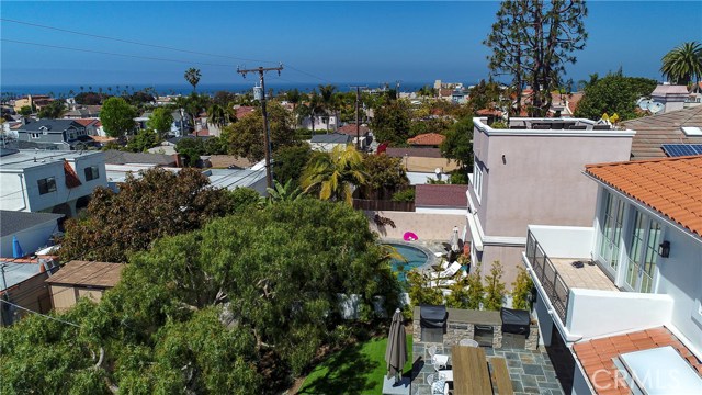 712 Avenue B, Redondo Beach, California 90277, 4 Bedrooms Bedrooms, ,3 BathroomsBathrooms,Residential,Sold,Avenue B,SB19090016