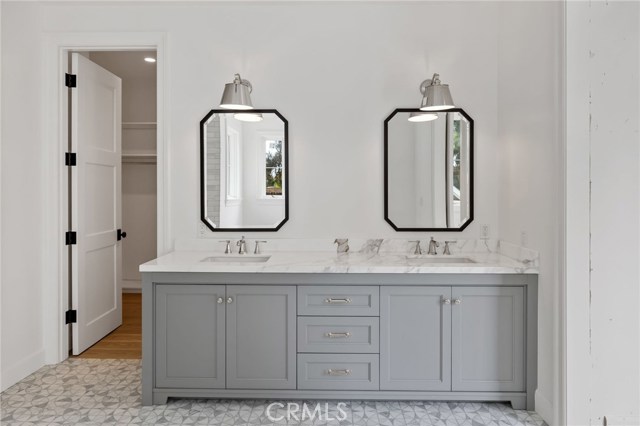 648 30th Street, Manhattan Beach, California 90266, 5 Bedrooms Bedrooms, ,5 BathroomsBathrooms,Residential,Sold,30th,SB20096083