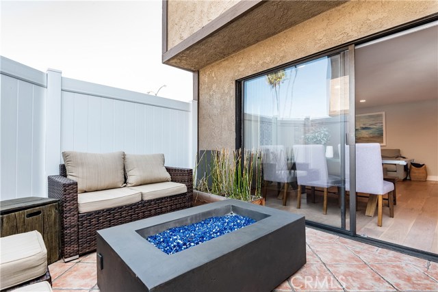 1140 Manhattan Beach Boulevard, Manhattan Beach, California 90266, 2 Bedrooms Bedrooms, ,2 BathroomsBathrooms,Residential,Sold,Manhattan Beach,SB19066829