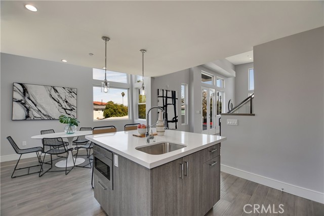 KITCHEN ISLAND