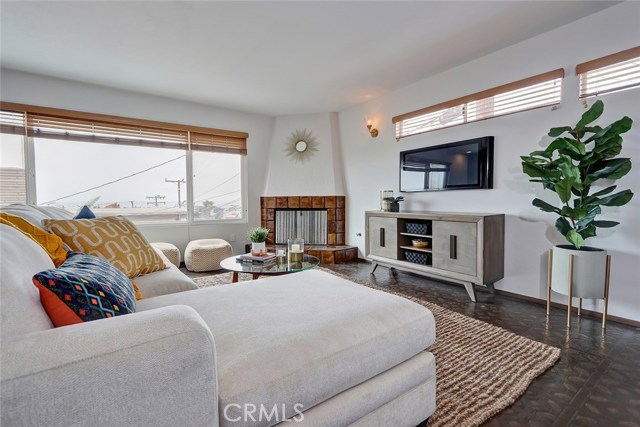 838 16th Street, Hermosa Beach, California 90254, 3 Bedrooms Bedrooms, ,1 BathroomBathrooms,Residential,Sold,16th,SB19108845