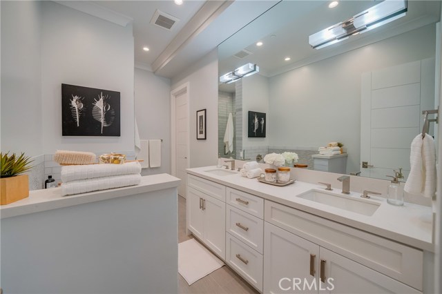 111 Vista Del Mar, Redondo Beach, California 90277, 3 Bedrooms Bedrooms, ,2 BathroomsBathrooms,Residential,Sold,Vista Del Mar,SB20122409