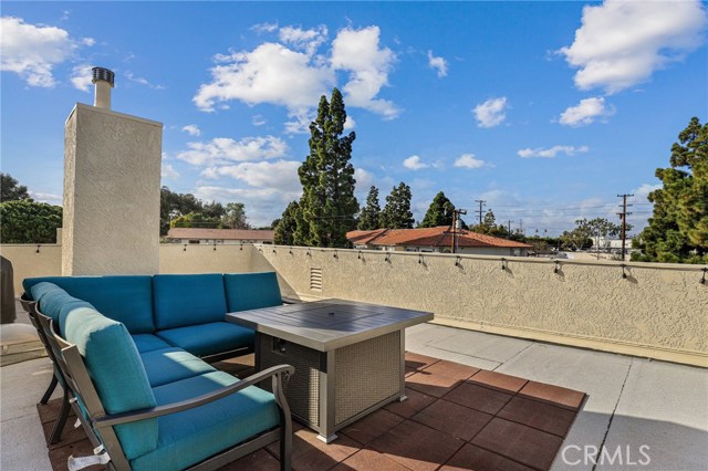 18200 Kingsdale Avenue, Redondo Beach, California 90278, 3 Bedrooms Bedrooms, ,3 BathroomsBathrooms,Residential,Sold,Kingsdale,SB21015775