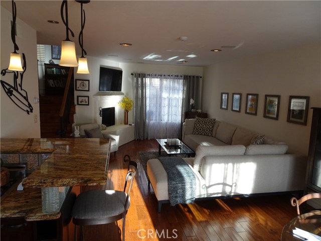 831 6th Street, Hermosa Beach, California 90254, 2 Bedrooms Bedrooms, ,1 BathroomBathrooms,Residential,Sold,6th,OC20129630