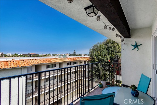 1720 Ardmore Avenue, Hermosa Beach, California 90254, 2 Bedrooms Bedrooms, ,2 BathroomsBathrooms,Residential,Sold,Ardmore,SB19180465