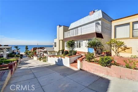 225 25th Street, Manhattan Beach, California 90266, ,Residential Income,Sold,25th,SB19200639