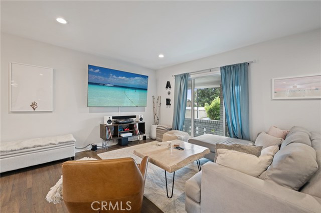 610 Inglewood Ave, Redondo Beach, California 90278, 3 Bedrooms Bedrooms, ,1 BathroomBathrooms,Residential,Sold,Inglewood Ave,SB20256411