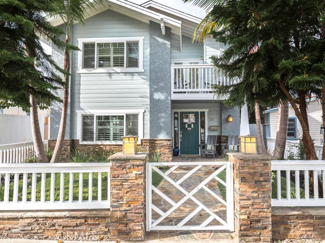 711 Irena Avenue, Redondo Beach, California 90277, 4 Bedrooms Bedrooms, ,2 BathroomsBathrooms,Residential,Sold,Irena,SB19226574