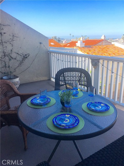 222 Guadalupe Avenue, Redondo Beach, California 90277, 3 Bedrooms Bedrooms, ,2 BathroomsBathrooms,Residential,Sold,Guadalupe,SB17060962