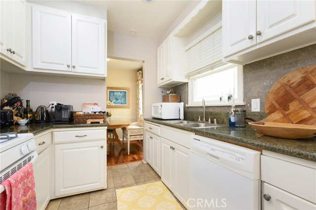 3201 Alma Avenue, Manhattan Beach, California 90266, 2 Bedrooms Bedrooms, ,2 BathroomsBathrooms,Residential,Sold,Alma,SB19163986