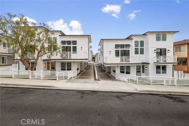 2114 Carnegie Lane, Redondo Beach, California 90278, 5 Bedrooms Bedrooms, ,5 BathroomsBathrooms,Residential,Sold,Carnegie,SB21029719