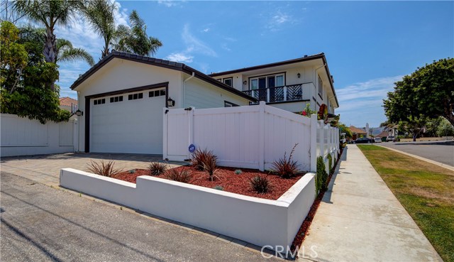 703 Avenue A, Redondo Beach, California 90277, 5 Bedrooms Bedrooms, ,5 BathroomsBathrooms,Residential,Sold,Avenue A,SB18161623