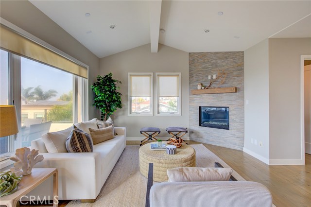 931 1st Street, Hermosa Beach, California 90254, 3 Bedrooms Bedrooms, ,2 BathroomsBathrooms,Residential,Sold,1st,SB19229555