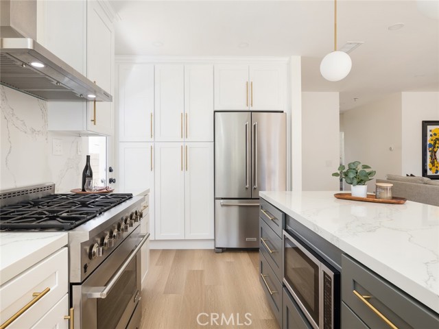 1015 2nd Street, Hermosa Beach, California 90254, 3 Bedrooms Bedrooms, ,2 BathroomsBathrooms,Residential,Sold,2nd,SB21062266
