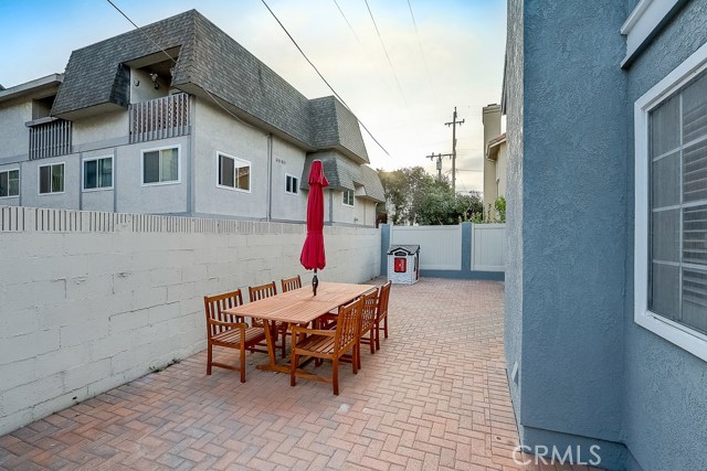 2104 Nelson Avenue, Redondo Beach, California 90278, 4 Bedrooms Bedrooms, ,3 BathroomsBathrooms,Residential,Sold,Nelson,SB20211994