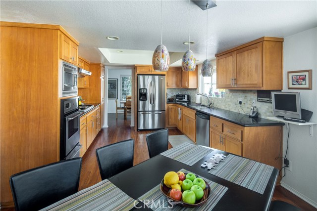 1904 Havemeyer Lane, Redondo Beach, California 90278, 3 Bedrooms Bedrooms, ,2 BathroomsBathrooms,Residential,Sold,Havemeyer,SB19002593