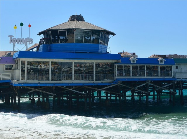 Enjoy being so close to Redondo Beach pier !