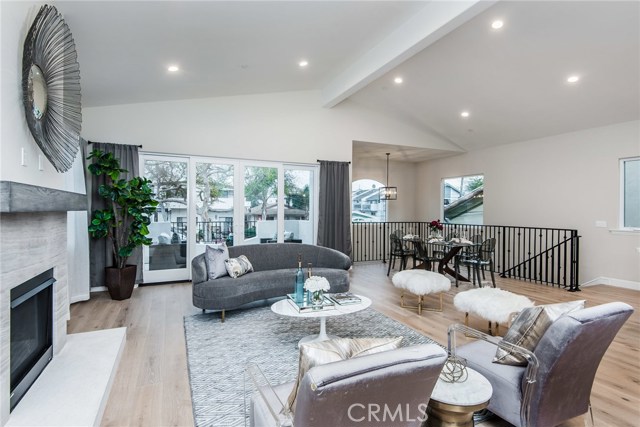 105 Juanita Avenue, Redondo Beach, California 90277, 4 Bedrooms Bedrooms, ,3 BathroomsBathrooms,Residential,Sold,Juanita,SB17254045