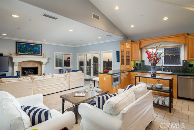 233 Helberta Avenue, Redondo Beach, California 90277, 4 Bedrooms Bedrooms, ,2 BathroomsBathrooms,Residential,Sold,Helberta,SB19225770