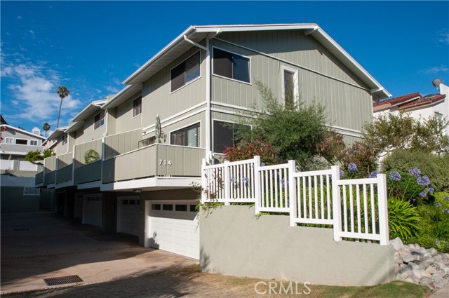 714 Irena Avenue, Redondo Beach, California 90277, 2 Bedrooms Bedrooms, ,3 BathroomsBathrooms,Residential,Sold,Irena,PV20136752