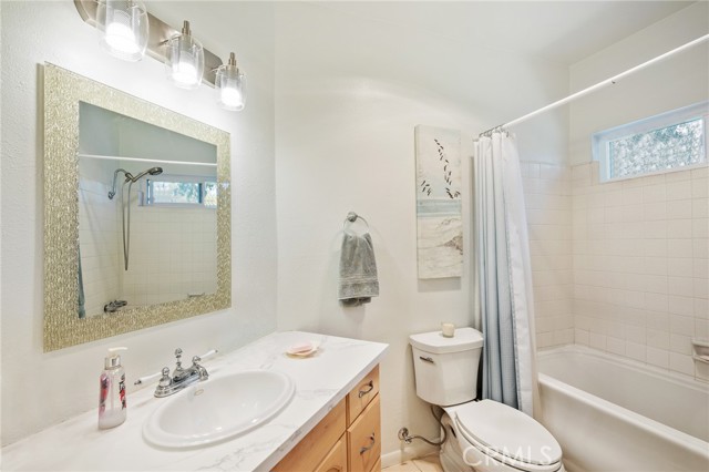 1108 Camino Real, Redondo Beach, California 90277, 3 Bedrooms Bedrooms, ,1 BathroomBathrooms,Residential,Sold,Camino Real,SB21068588