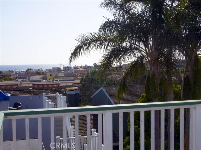 521 2nd Street, Hermosa Beach, California 90254, 3 Bedrooms Bedrooms, ,2 BathroomsBathrooms,Residential,Sold,2nd,SB17111181