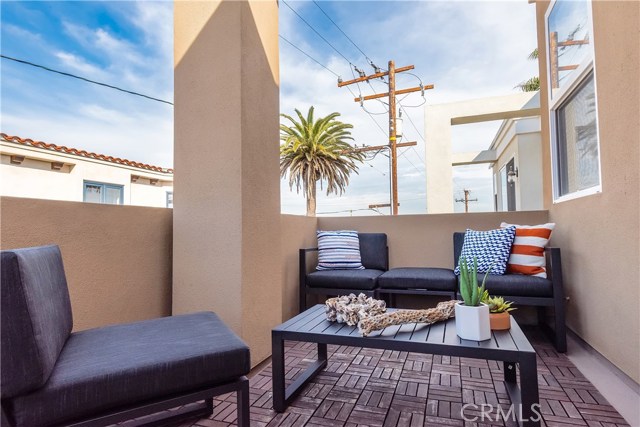 448 23rd Place, Manhattan Beach, California 90266, 3 Bedrooms Bedrooms, ,3 BathroomsBathrooms,Residential,Sold,23rd,SB19026230