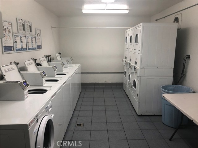 Laundry room (2 of 2)