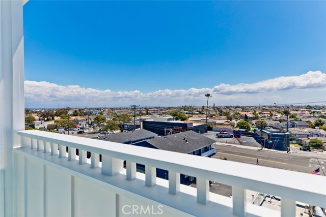 1524 Wollacott Street, Redondo Beach, California 90278, 4 Bedrooms Bedrooms, ,2 BathroomsBathrooms,Residential,Sold,Wollacott,SB19120609