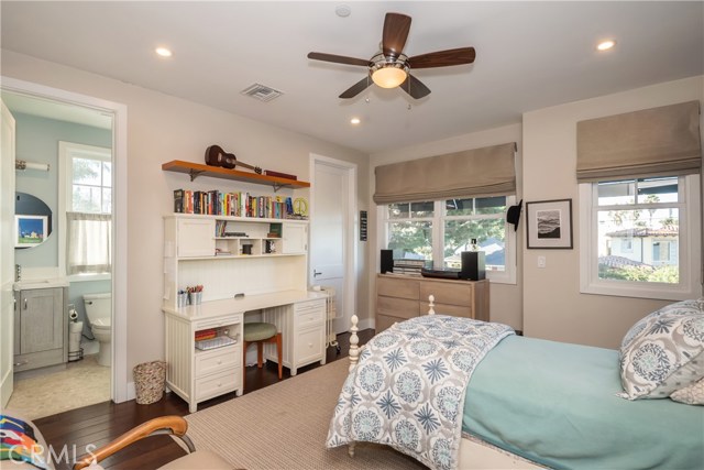 756 36th Street, Manhattan Beach, California 90266, 6 Bedrooms Bedrooms, ,3 BathroomsBathrooms,Residential,Sold,36th,SB20029845