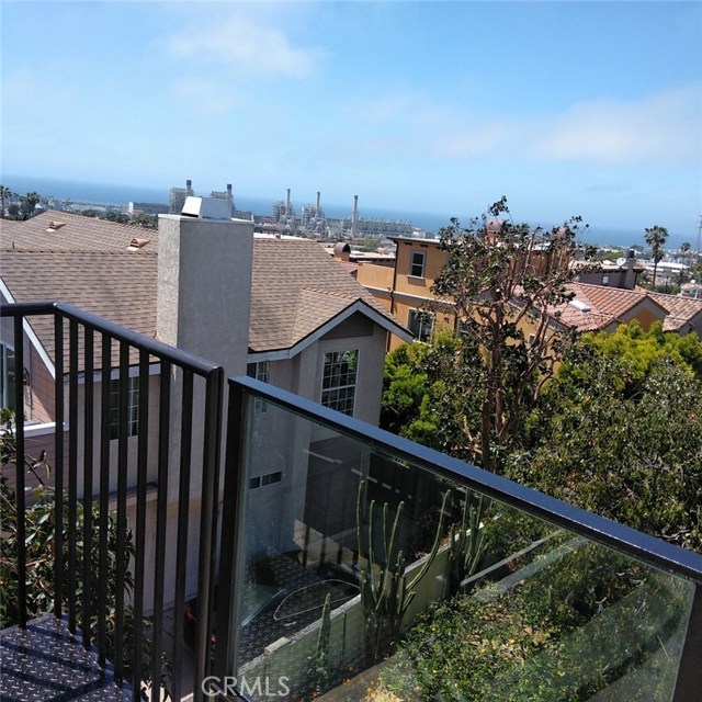 605 Lucia Avenue, Redondo Beach, California 90277, 4 Bedrooms Bedrooms, ,3 BathroomsBathrooms,Residential,Sold,Lucia,SB19087867