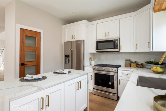 308 Francisca Avenue, Redondo Beach, California 90277, 4 Bedrooms Bedrooms, ,3 BathroomsBathrooms,Residential,Sold,Francisca,SB19268645