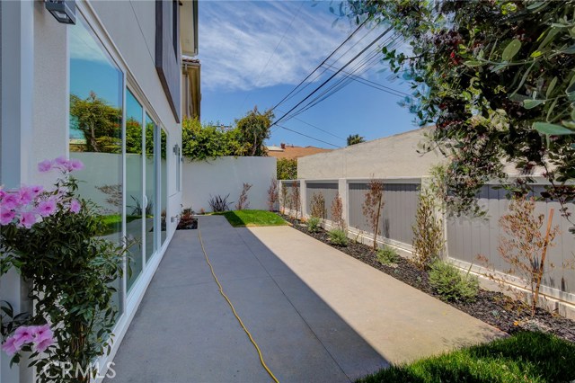 2207 Gates Avenue, Redondo Beach, California 90278, 4 Bedrooms Bedrooms, ,3 BathroomsBathrooms,Residential,Sold,Gates,PV18093744