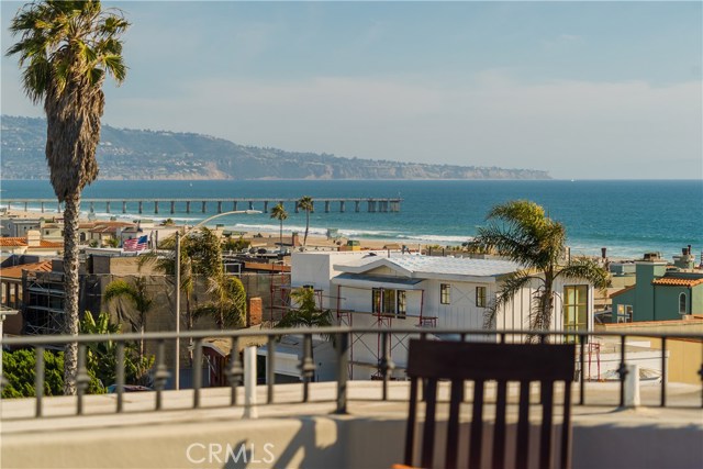 2524 Manhattan Avenue, Hermosa Beach, California 90254, 5 Bedrooms Bedrooms, ,3 BathroomsBathrooms,Residential,Sold,Manhattan,SB18096858