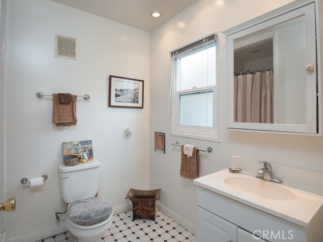 224 Bayview Dr, Hermosa Beach, California 90254, ,Residential Income,Sold,Bayview Dr,SB17258540