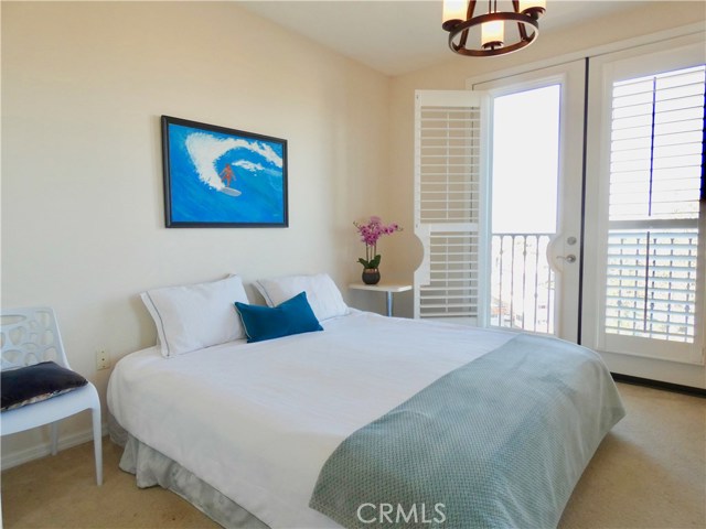2001 Artesia Boulevard, Redondo Beach, California 90278, 2 Bedrooms Bedrooms, ,1 BathroomBathrooms,Residential,Sold,Artesia,SB20065471
