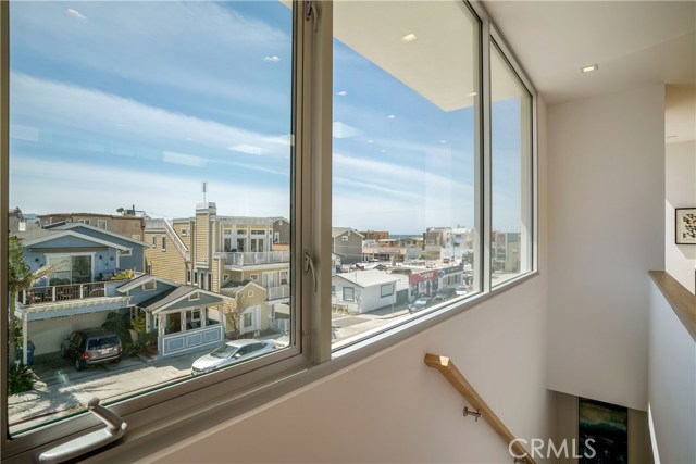 131 2nd Street, Hermosa Beach, California 90254, 4 Bedrooms Bedrooms, ,4 BathroomsBathrooms,Residential,Sold,2nd,SB19073645
