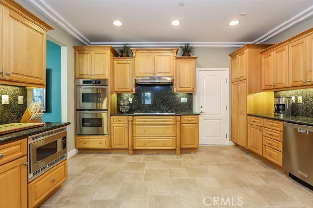 Gourmet kitchen from family room