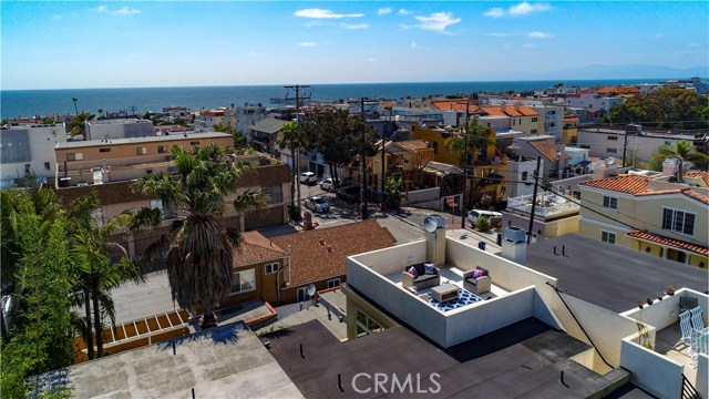 516 8th Street, Hermosa Beach, California 90254, 3 Bedrooms Bedrooms, ,2 BathroomsBathrooms,Residential,Sold,8th,SB19143002