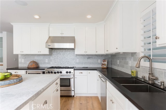 123 Irena Avenue, Redondo Beach, California 90277, 3 Bedrooms Bedrooms, ,3 BathroomsBathrooms,Residential,Sold,Irena,SB18074011