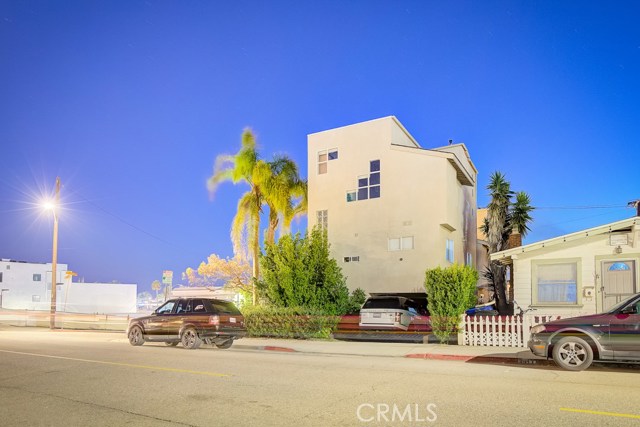 1401 Manhattan Avenue, Hermosa Beach, California 90254, 4 Bedrooms Bedrooms, ,3 BathroomsBathrooms,Residential,Sold,Manhattan,SB19160041