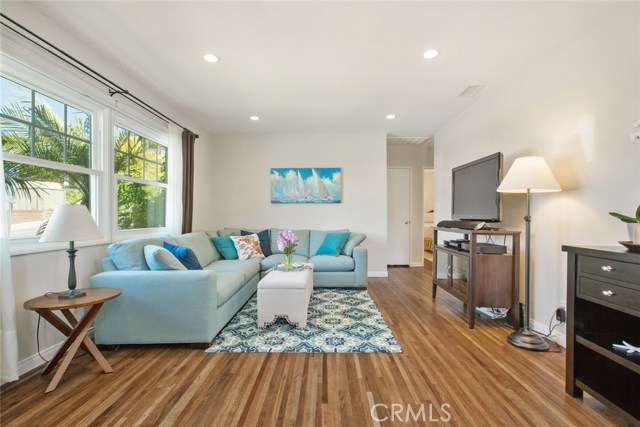 1900 Gates Avenue, Redondo Beach, California 90278, 3 Bedrooms Bedrooms, ,1 BathroomBathrooms,Residential,Sold,Gates,SB17065989