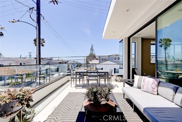 3218 Morningside Drive, Hermosa Beach, California 90254, 5 Bedrooms Bedrooms, ,4 BathroomsBathrooms,Residential,Sold,Morningside,SB21097898