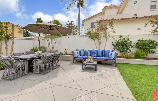 2022 Robinson Street, Redondo Beach, California 90278, 5 Bedrooms Bedrooms, ,4 BathroomsBathrooms,Residential,Sold,Robinson,SB19046293