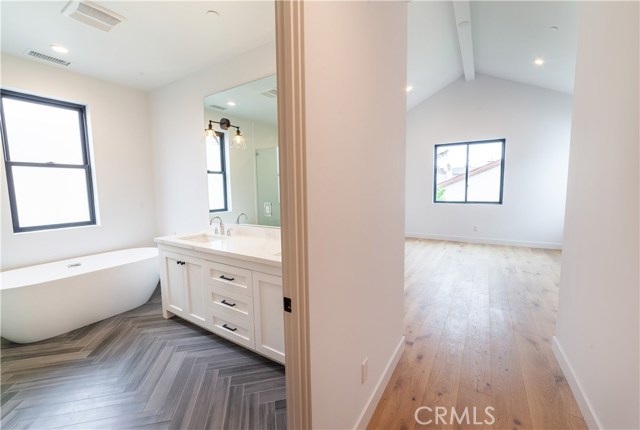 2313 Carnegie Lane, Redondo Beach, California 90278, 4 Bedrooms Bedrooms, ,4 BathroomsBathrooms,Residential,Sold,Carnegie,SB19139446