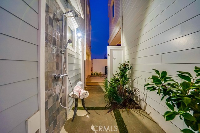 704 Loma, Hermosa Beach, California 90254, 4 Bedrooms Bedrooms, ,4 BathroomsBathrooms,Residential,Sold,Loma,SB19164166