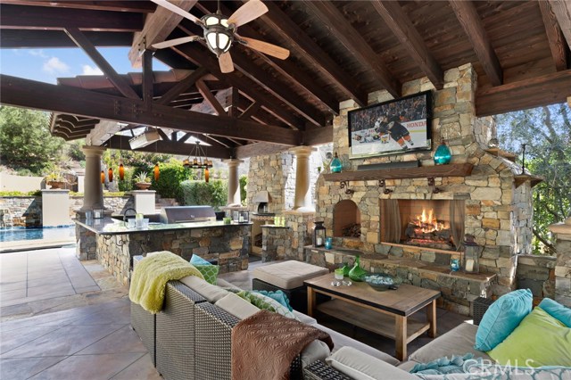 Photo of 580 S Whispering Ridge Lane, Anaheim Hills, CA 92808